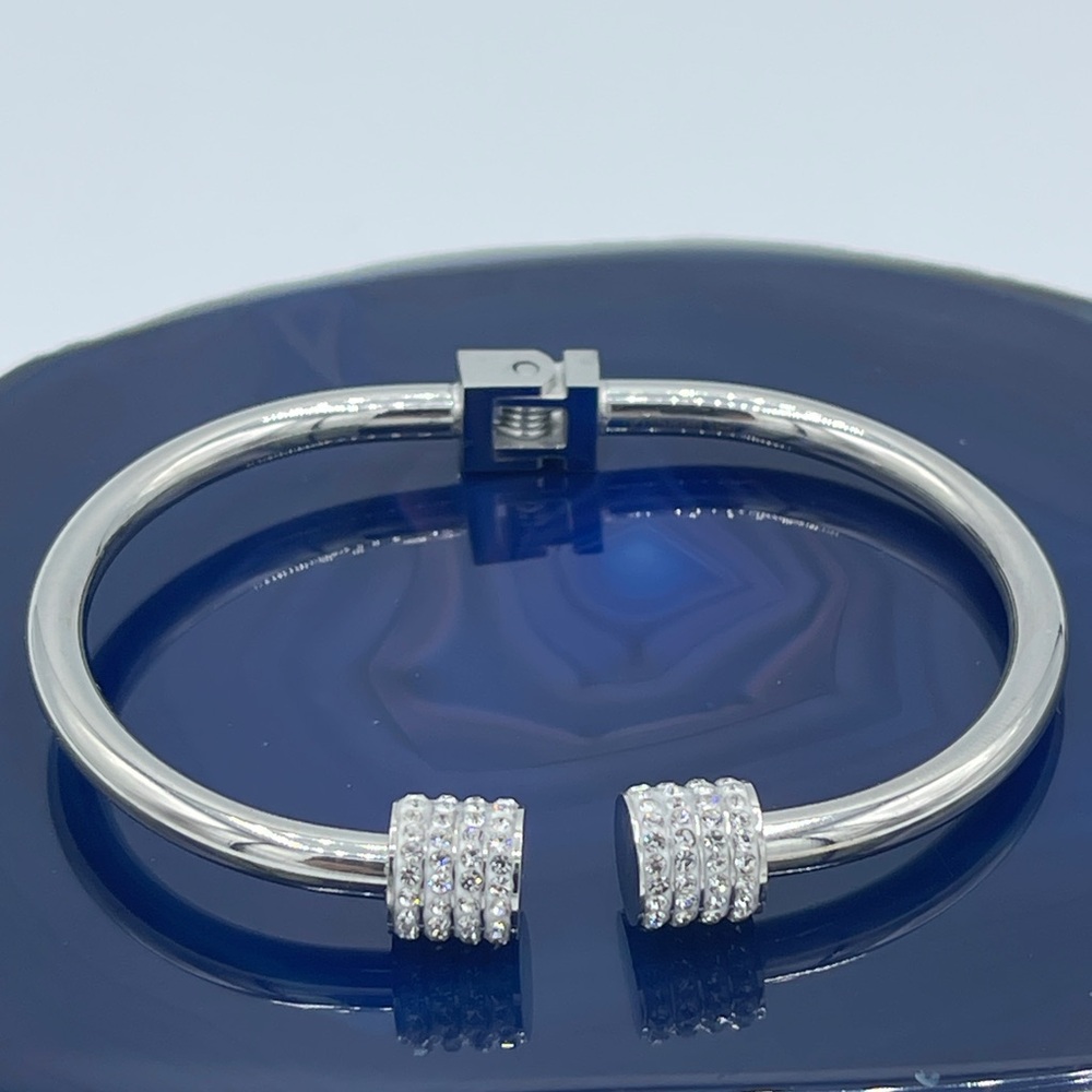 Elegant Stainless Steel Open Hinge Bangle